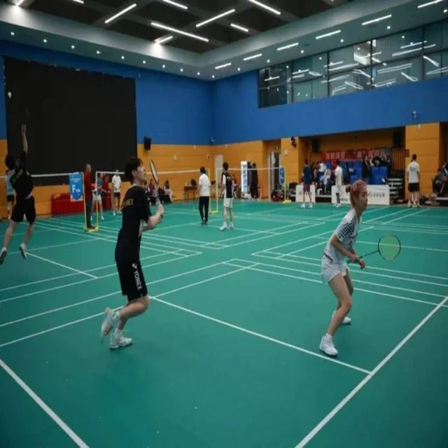 英超争四大战成焦点各队全力以赴